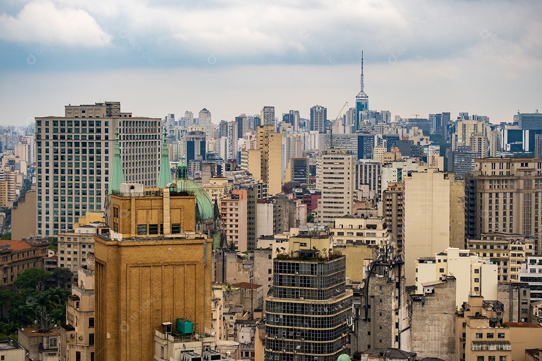 Vista de ruas e prédios do centro de São Paulo