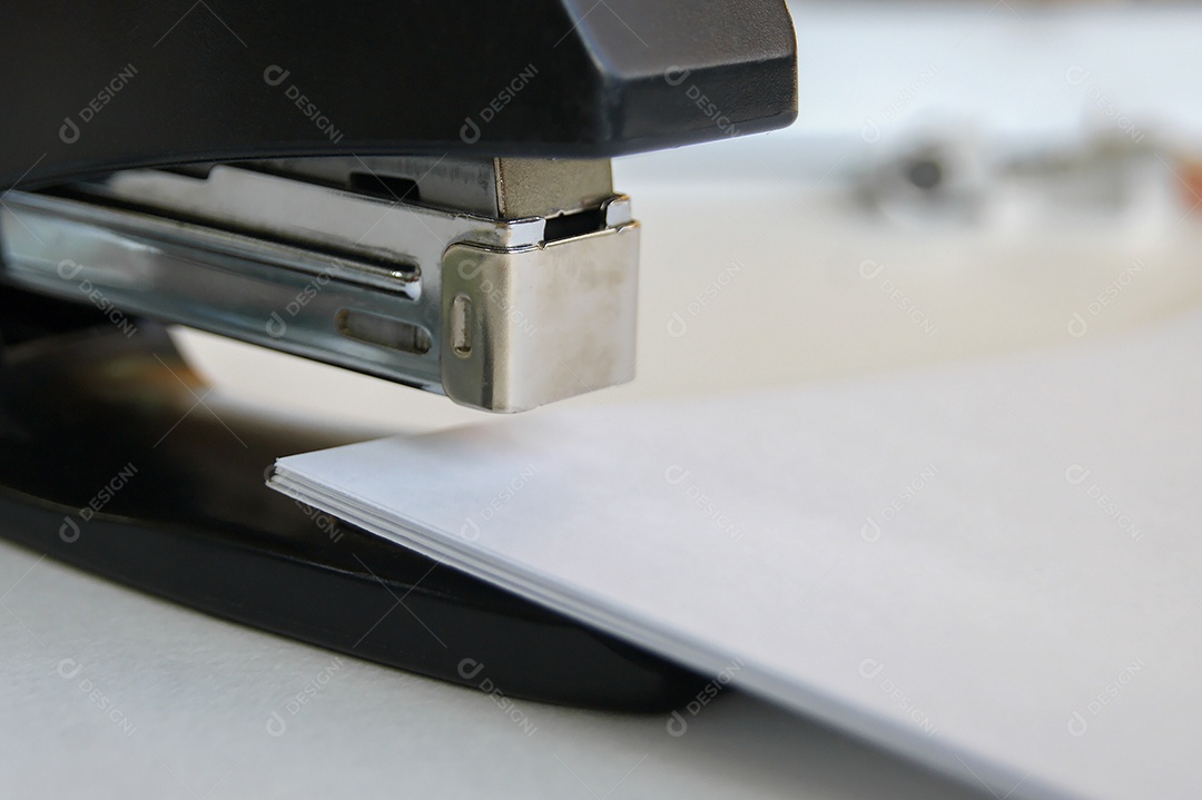 Grampeador de folhas