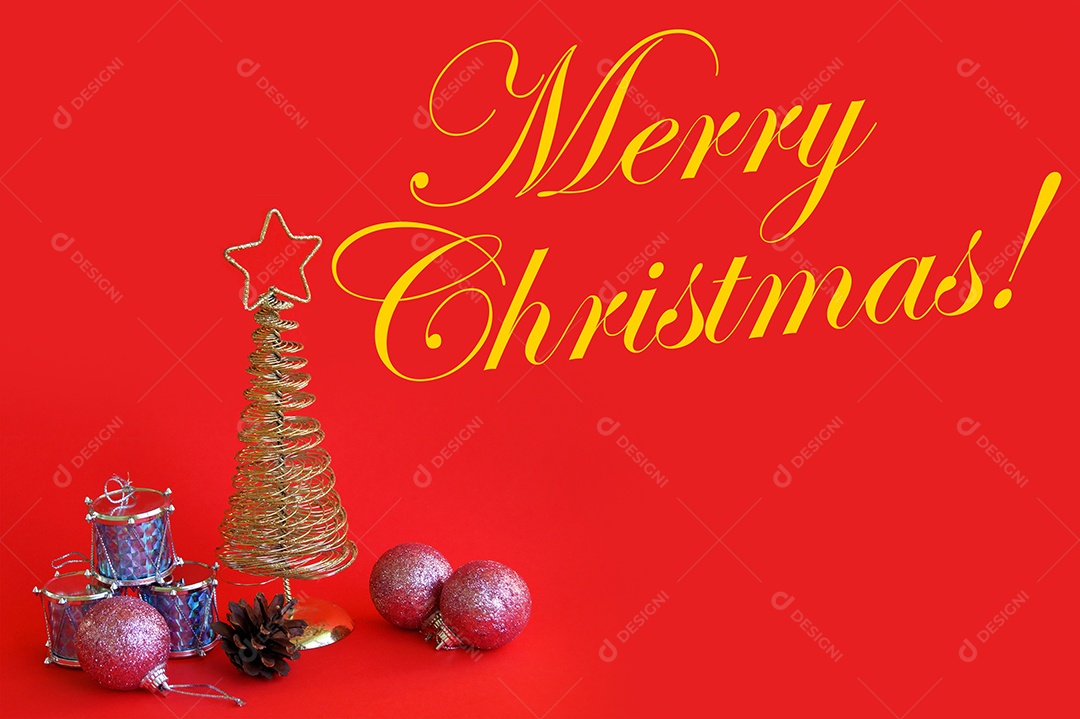 Árvore de natal com mini presentes e bolas de enfeites natalino