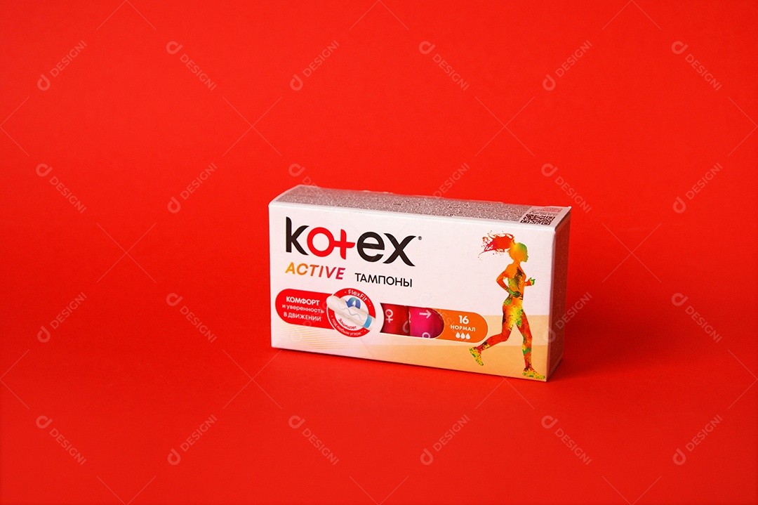 Absorvente interno ob kotex sobre fundo vermelho