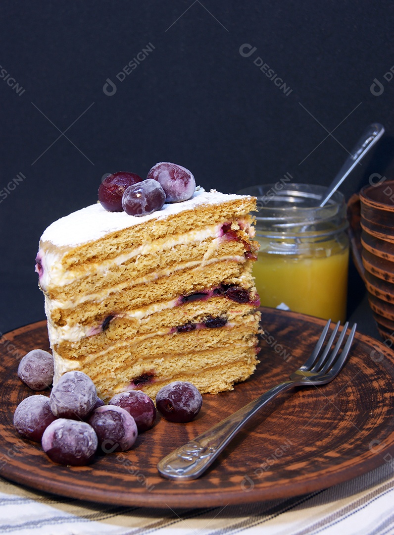 Bolo de mel com frutas