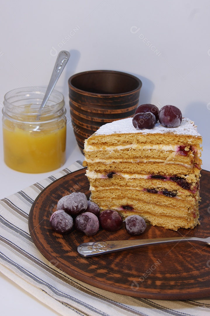 Bolo de mel com fruta