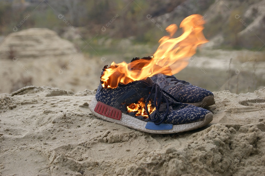 Tênis pegando fogo