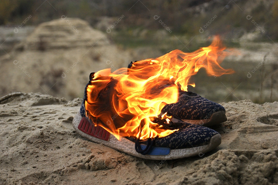 Tênis pegando fogo