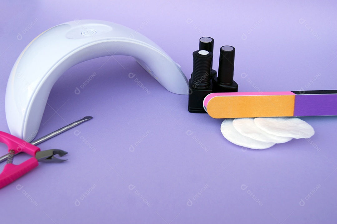 Materiais de trabalho de uma manicure