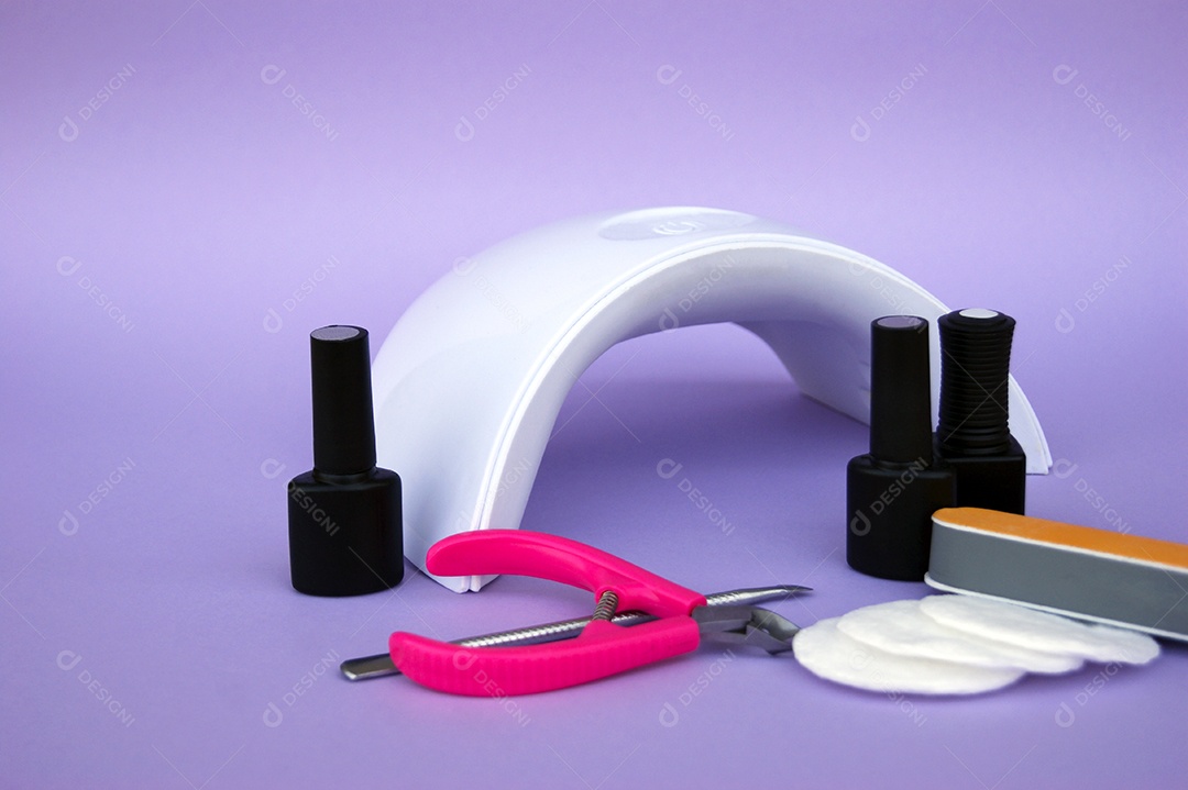Materiais de uma manicure trabalhar