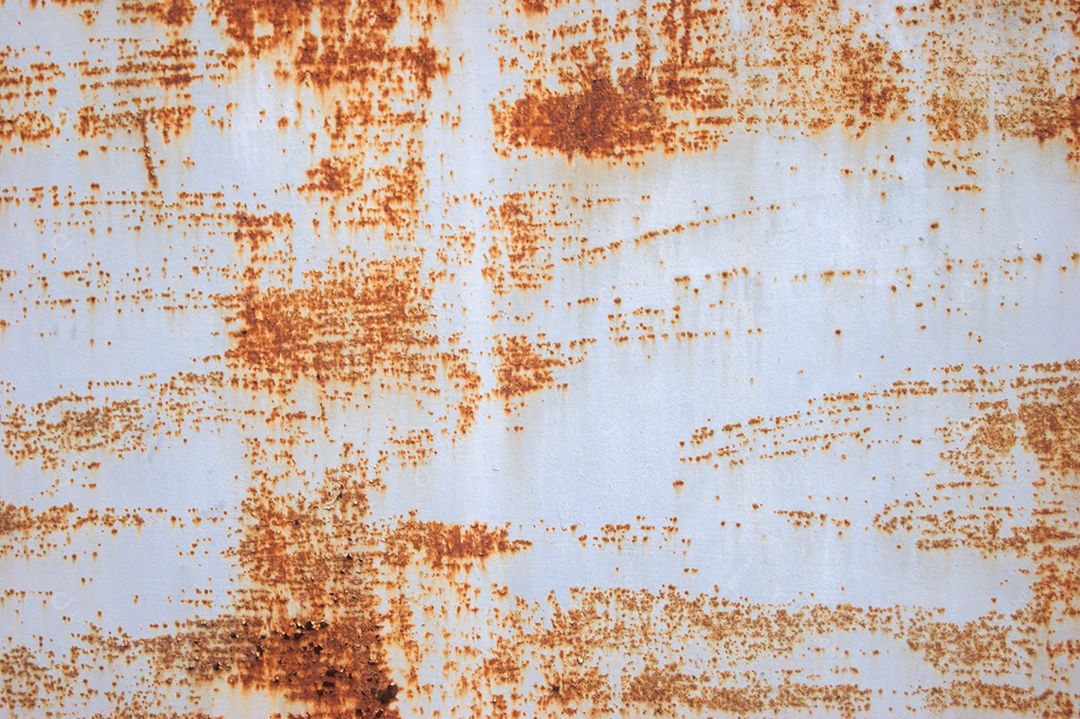 Fundo largo da folha amassada deteriorada do metal da oxidação branca