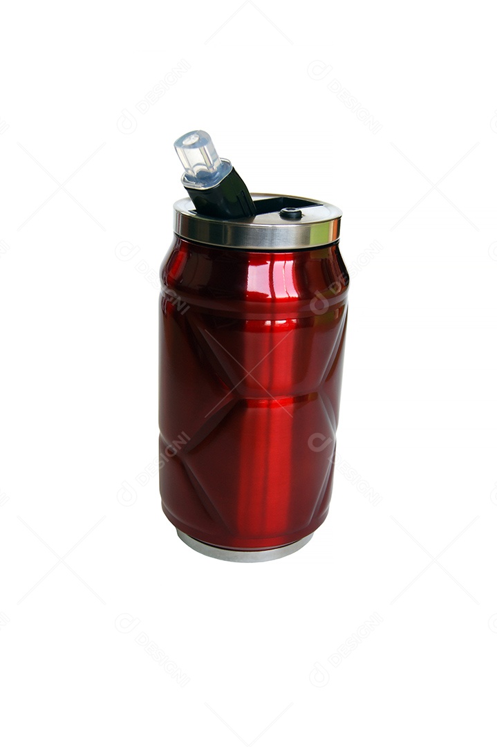 Copo térmico vermelho de metal em um fundo branco isolado