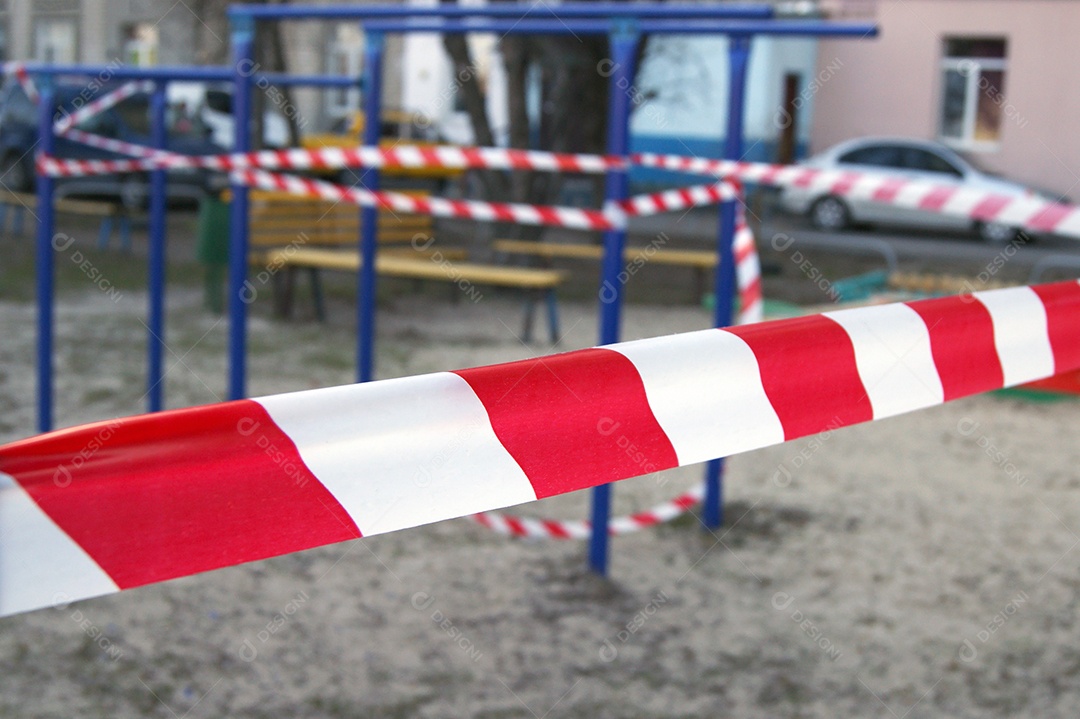 Fita vermelha e branca isolando uma área