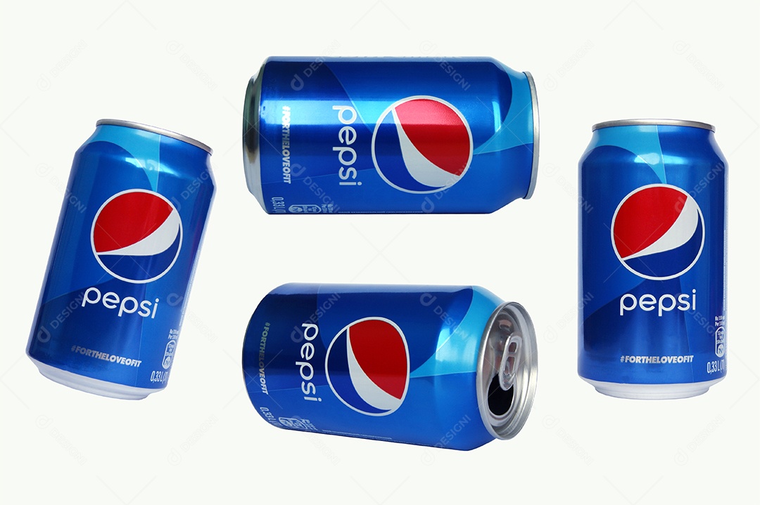 Várias latas de pepsi cola sobre fundo branco