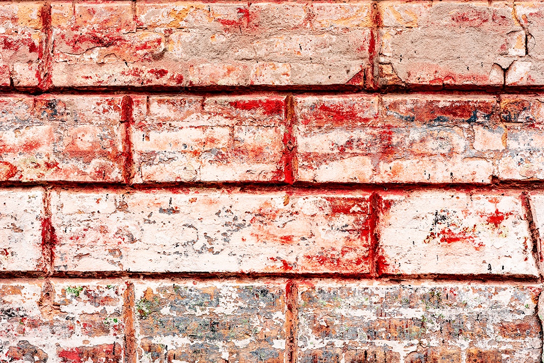 Textura, tijolo, parede, pode ser usado como fundo. Textura de tijolo com arranhões e rachaduras