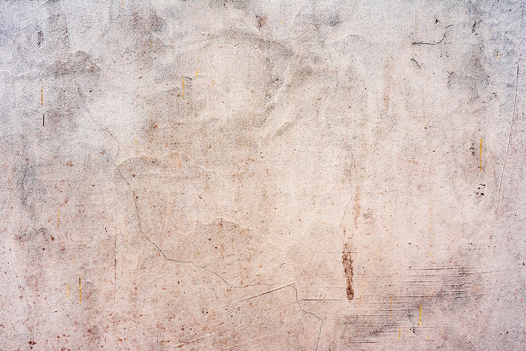 Textura, parede, concreto, pode ser usado como fundo. Fragmento de parede com arranhões e rachaduras