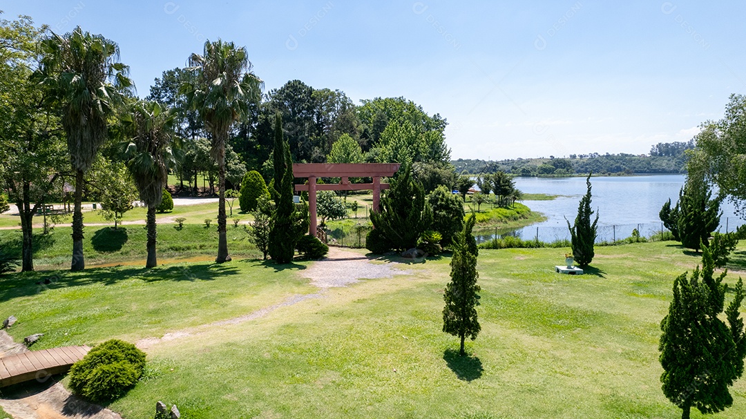 Portal de entrada de um parque lindo natural.