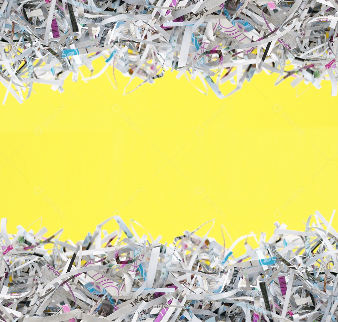 Textura de papel cortados sosbre fundo amarelo