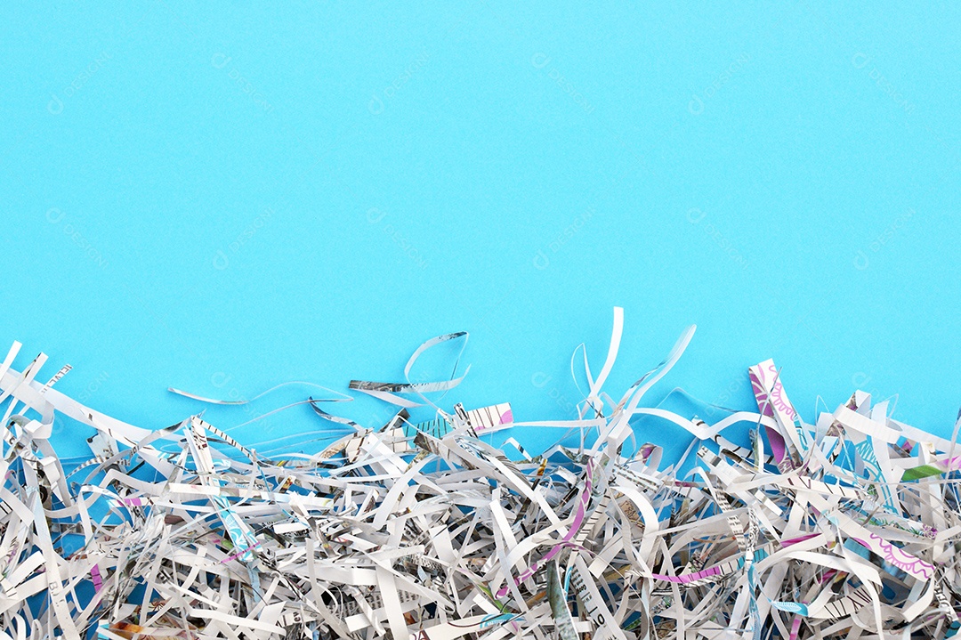 Textura de papel cortados sobre fundo azul