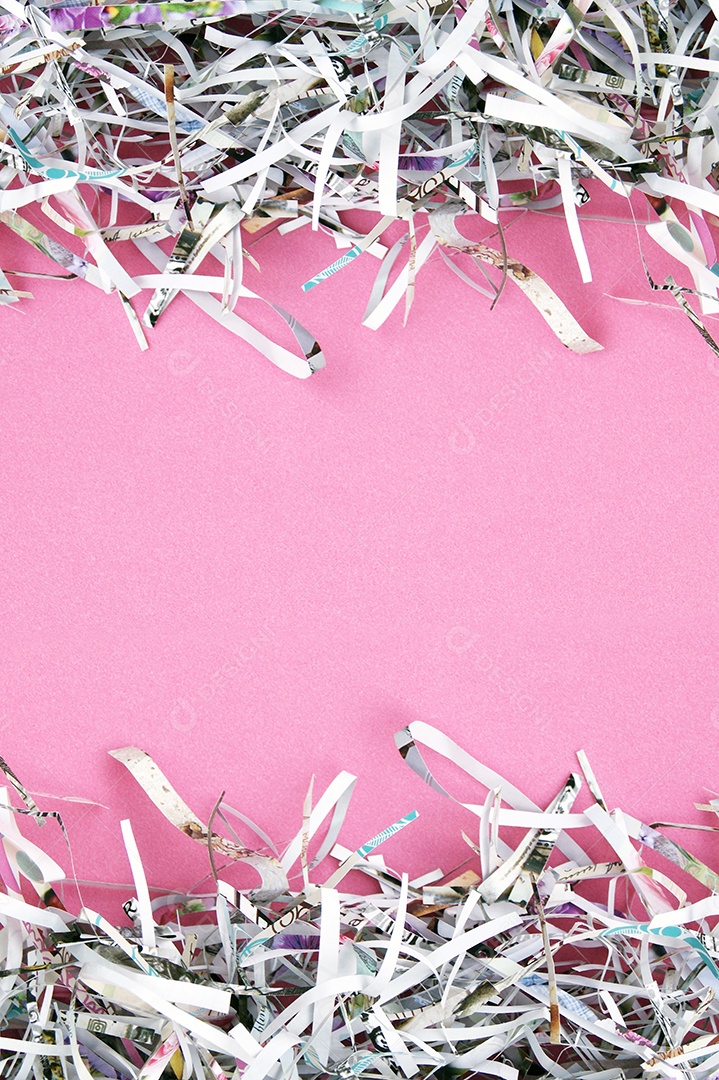 Textura de papel cortados sobre fundo rosa
