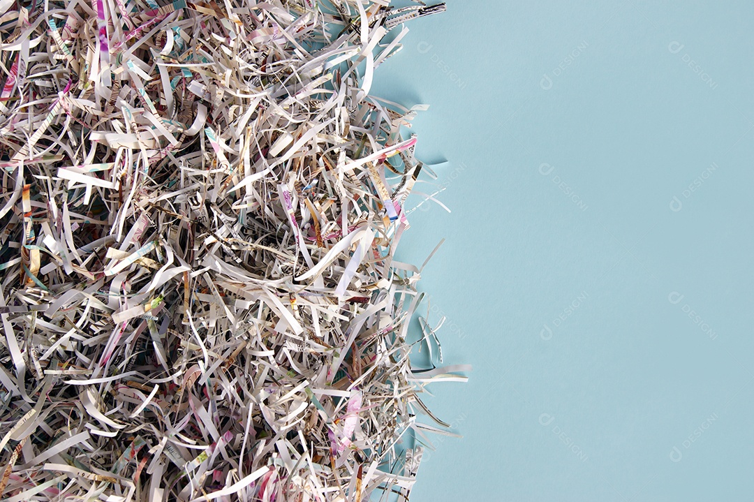 Papel picado sobre fundo azul