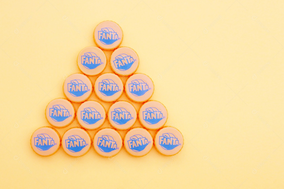 Tampas de refrigerante fanta