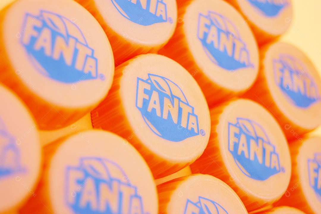 Tampas de fanta laranja