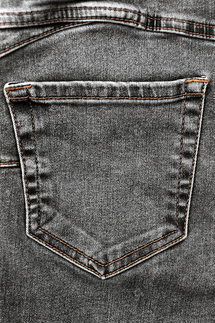 bolso de trás de um jeans