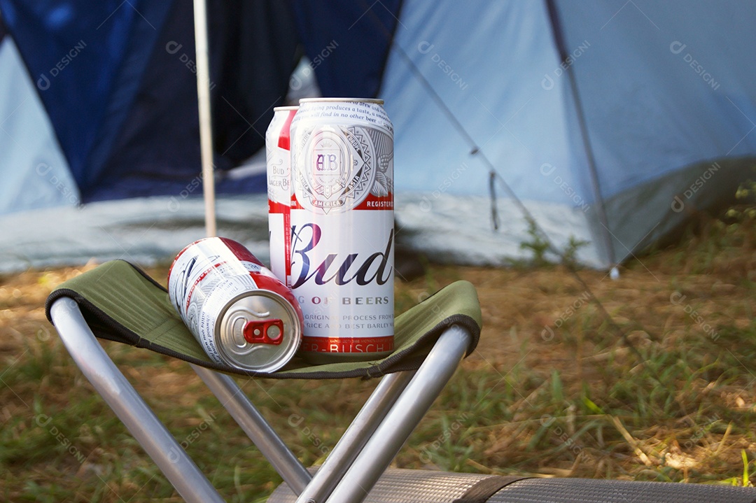 Latas de cerveja Budweiser