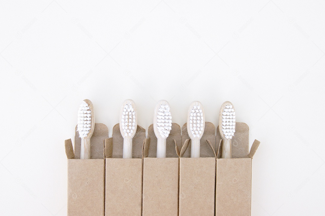 Cinco caixas de escova de bambu