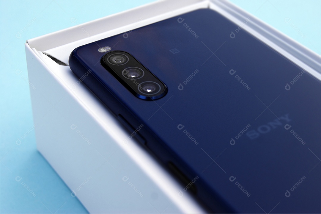 Novo smartphone sony x-peria 10