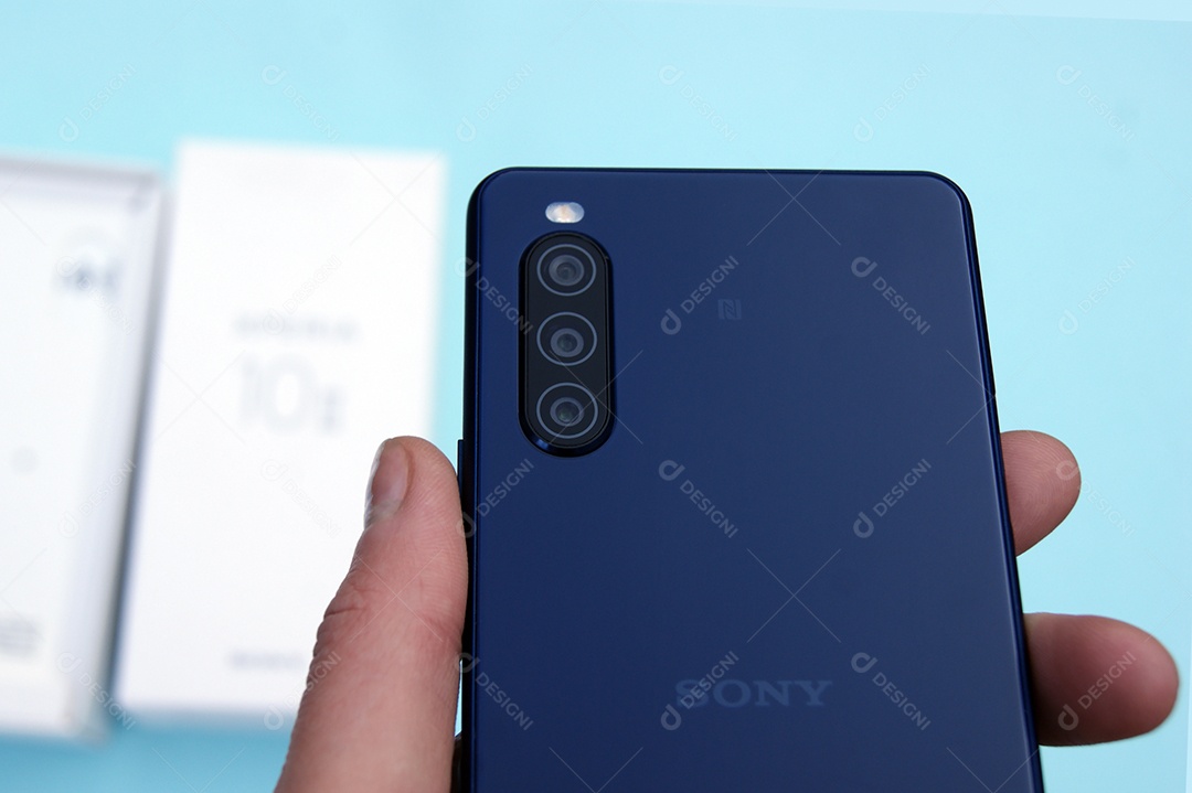 Detalhes do celular x-peria10 sony azul