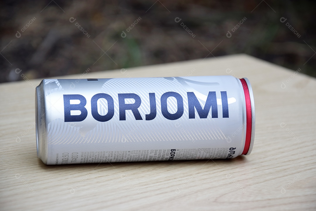 Água mineral em lata borjomi