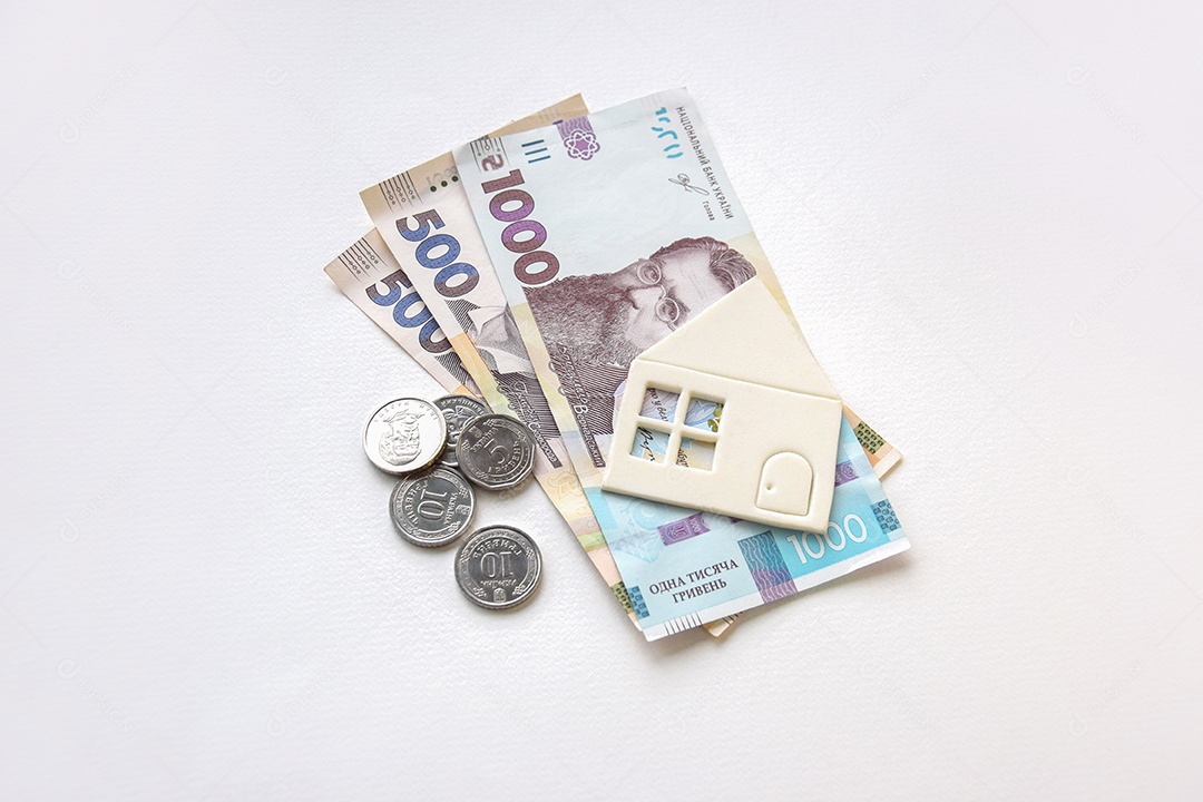 Casa de papel  notas de dinheiro hryvnia e moedas