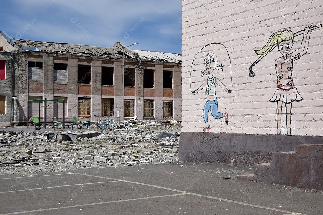 Escola destruída por guerra