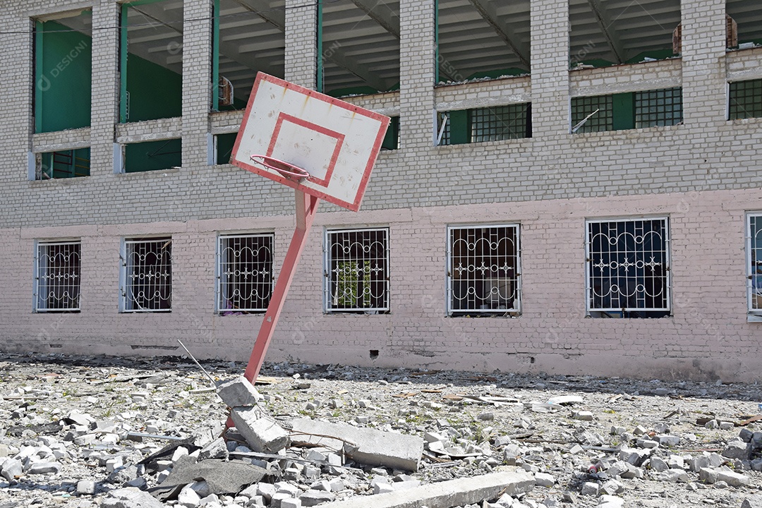 Escolas destruídas pelo conflito entre os países Rússia e Ucrânia