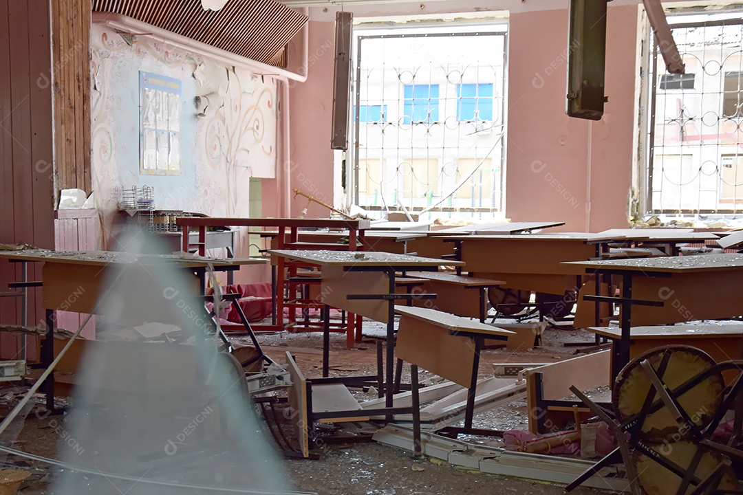 Escola destruída por guerra na Ucrânia