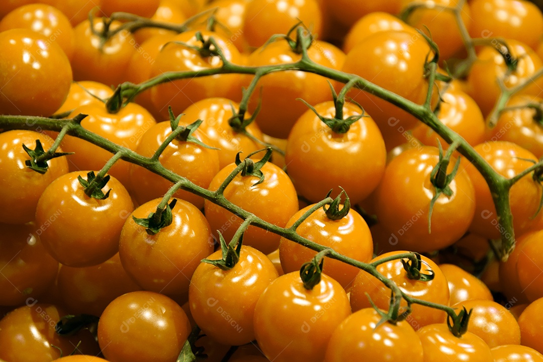 Tomates cereja amarelos