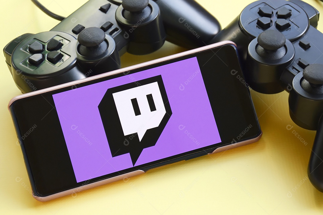 Celular  e controles de video game