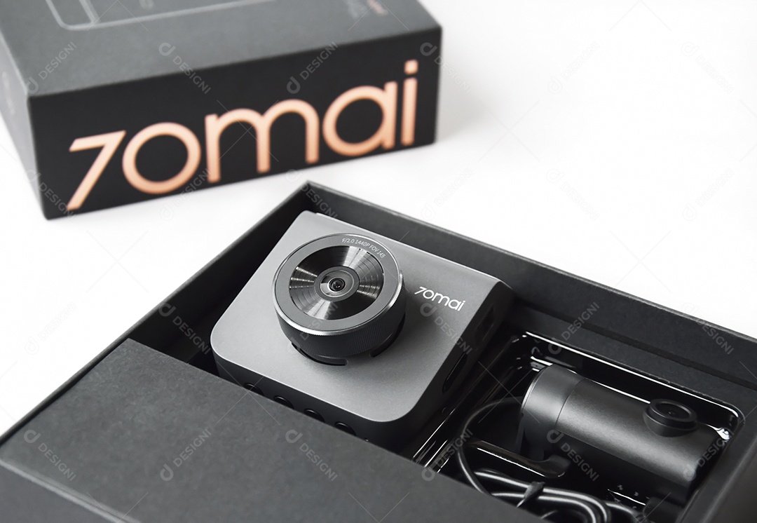 Caixa de camera 70mai da Xiaomi aberta