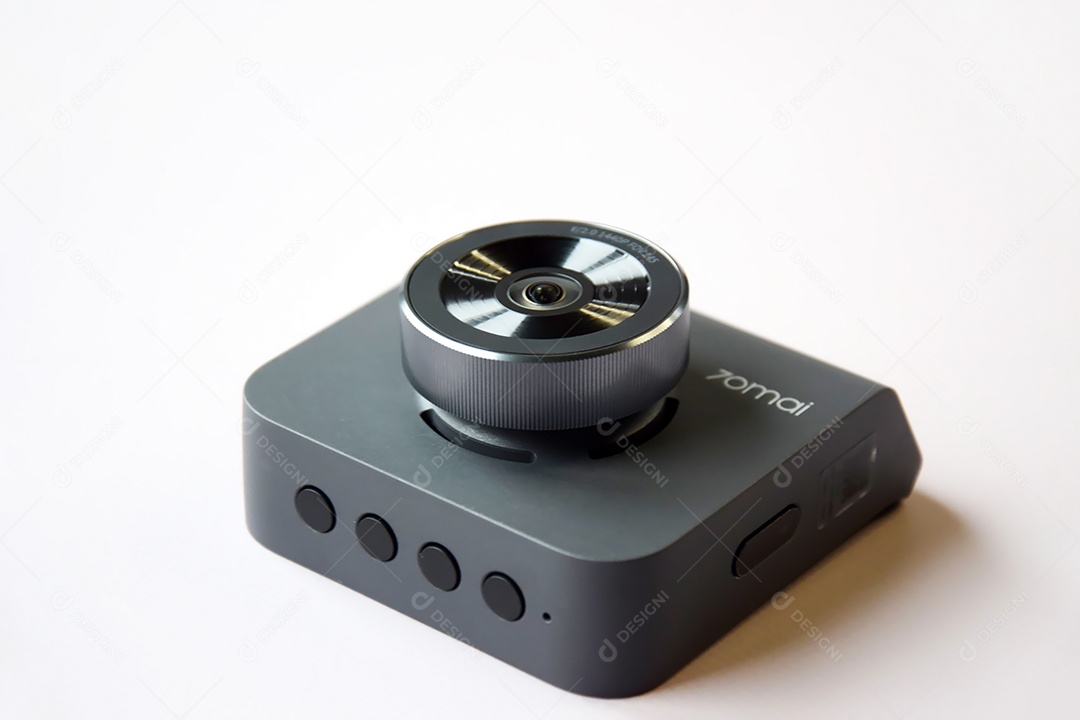 Detalhes e design da camera 70mai cor grafite