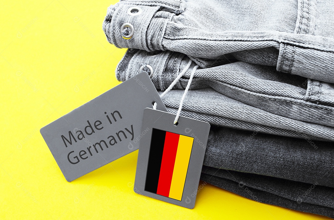 Peças jeans com etiquetas fabricadas na Alemanha