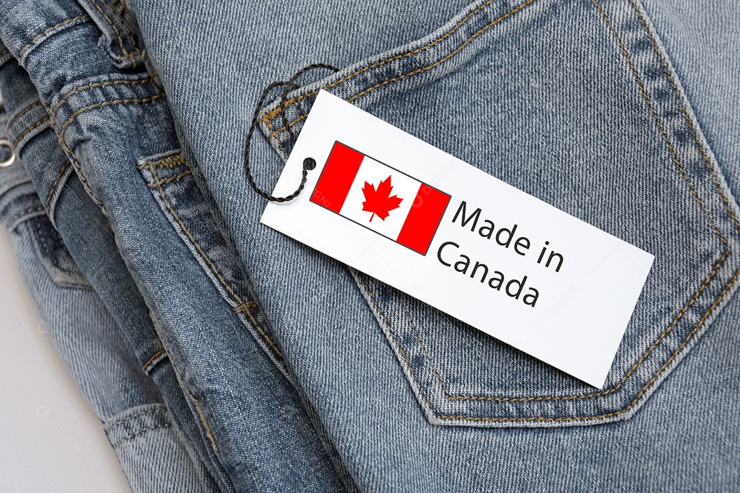 Etiqueta no bolso de calça feita no Canadá
