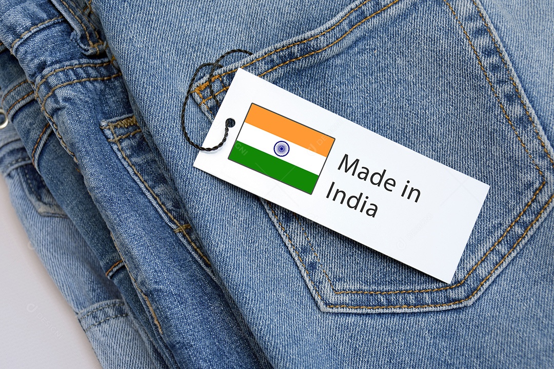 Etiqueta no bolso de jeans feito na India