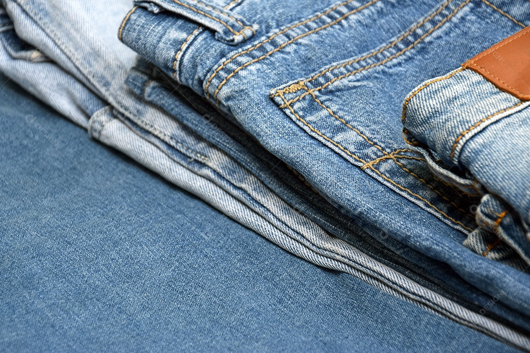 Peças de roupas jeans detalhe