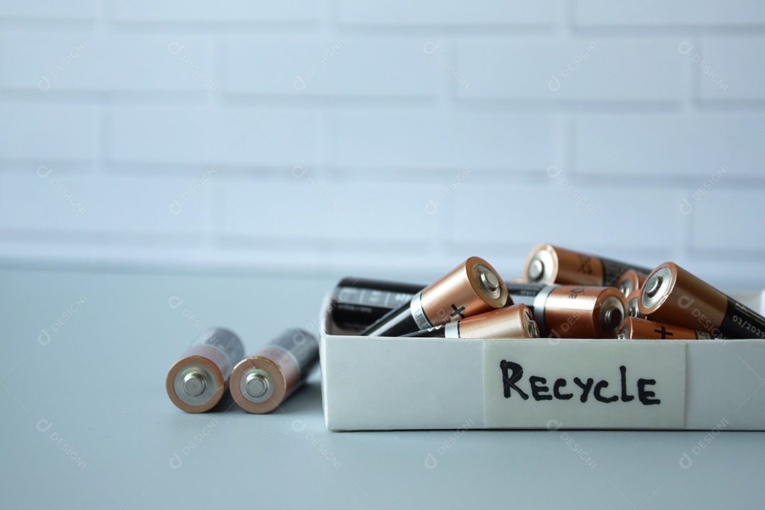 Pilhas AA usadas e descarte