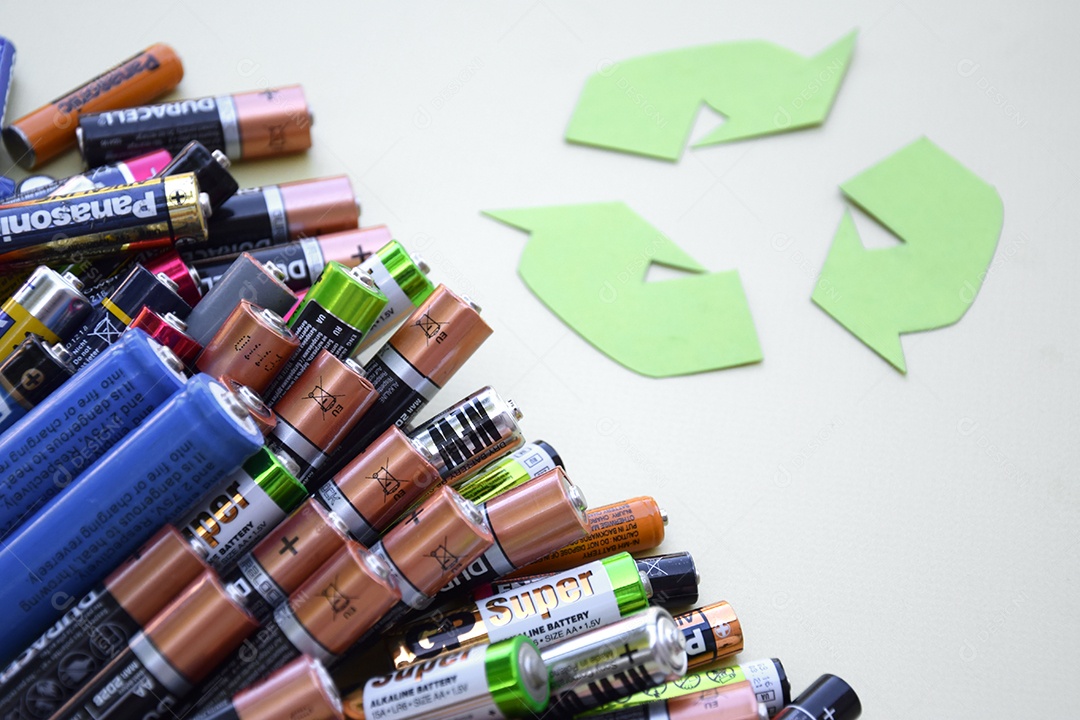 Pilhas vencidas para reciclar