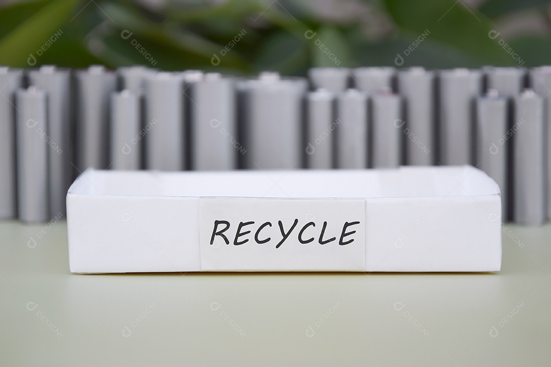 Caixa para conscientizar as pessoa para reciclar