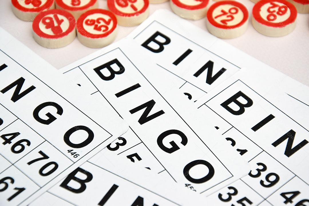 Muitas cartas para um jogo de tabuleiro de bingo