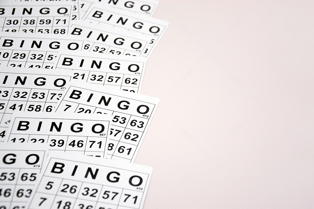 Muitas cartas para um jogo de tabuleiro de bingo