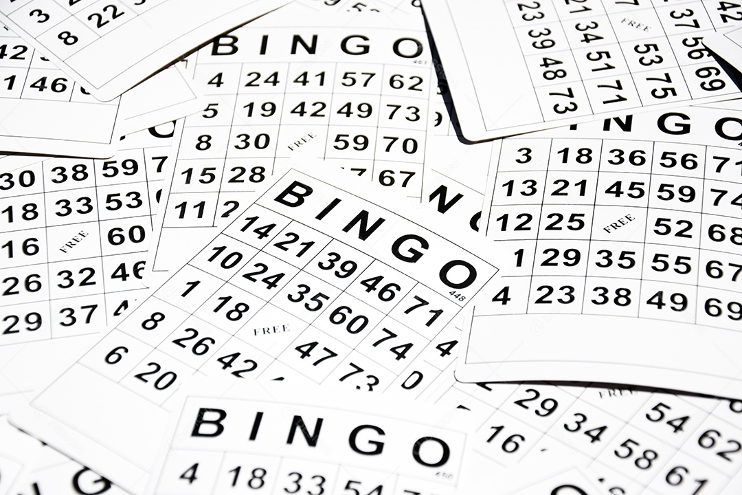 Várias cartelas de bingo