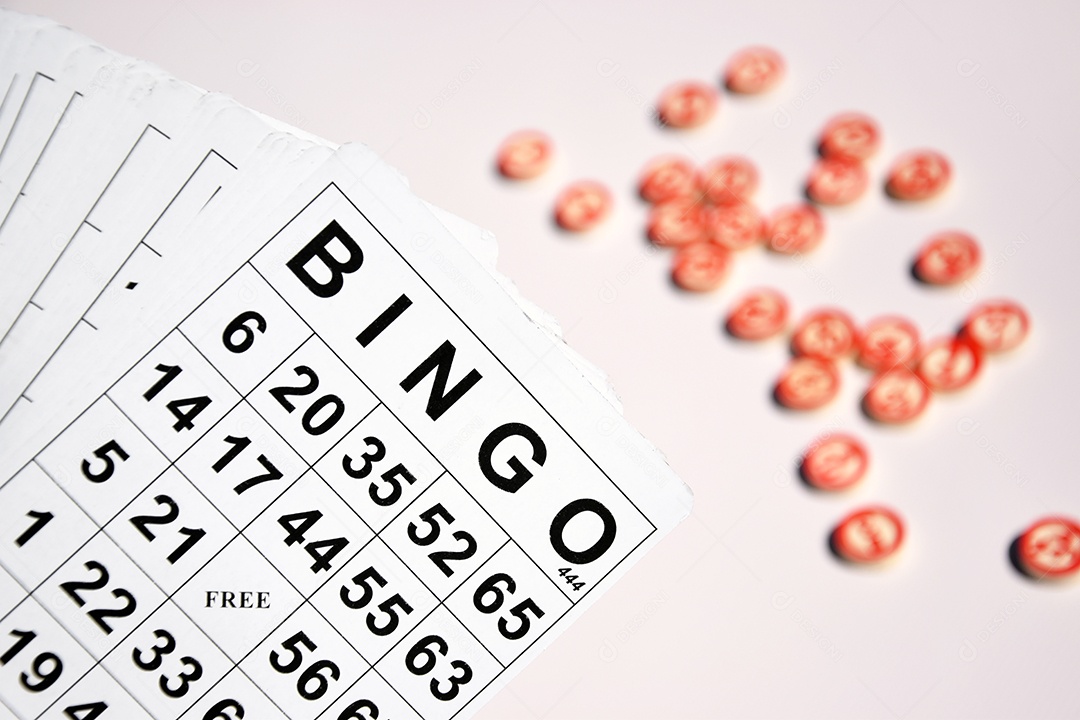 Cartelas de bingo para jogo sobre fundo branco