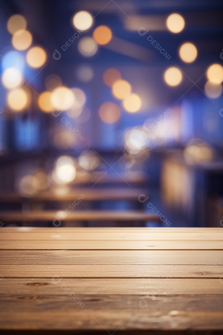 Mesa de madeira vazia fundo claro desfocado