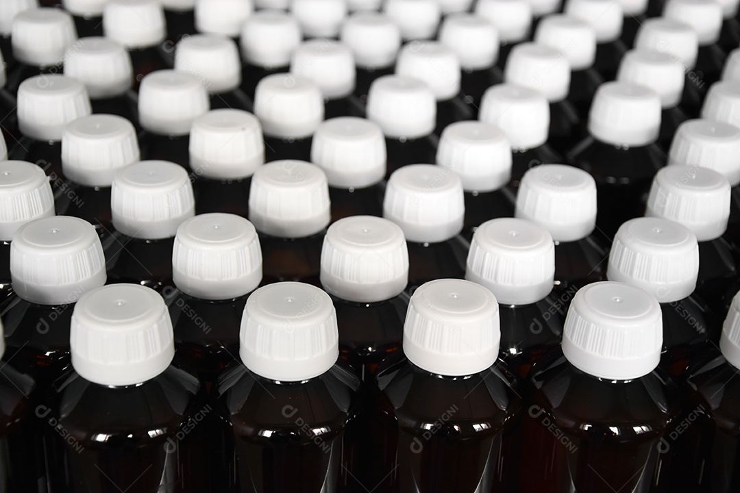 Frascos de plástico de remédio em fabricação